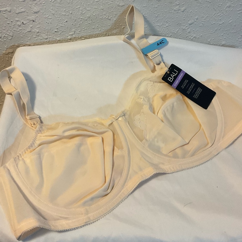 Bali Underwire Bra Flower Full Coverage Comfort Figure Floral U Back 44C NWT